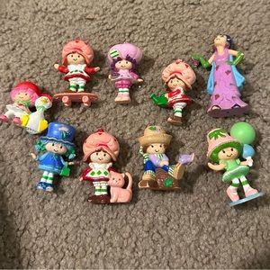 Strawberry shortcake figurines